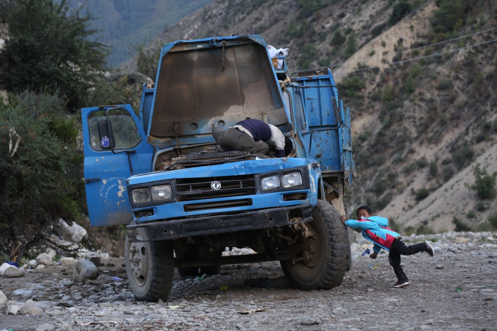 On the Road: Commodities, Trade, and Transportation in Northwest&nbsp;Nepal